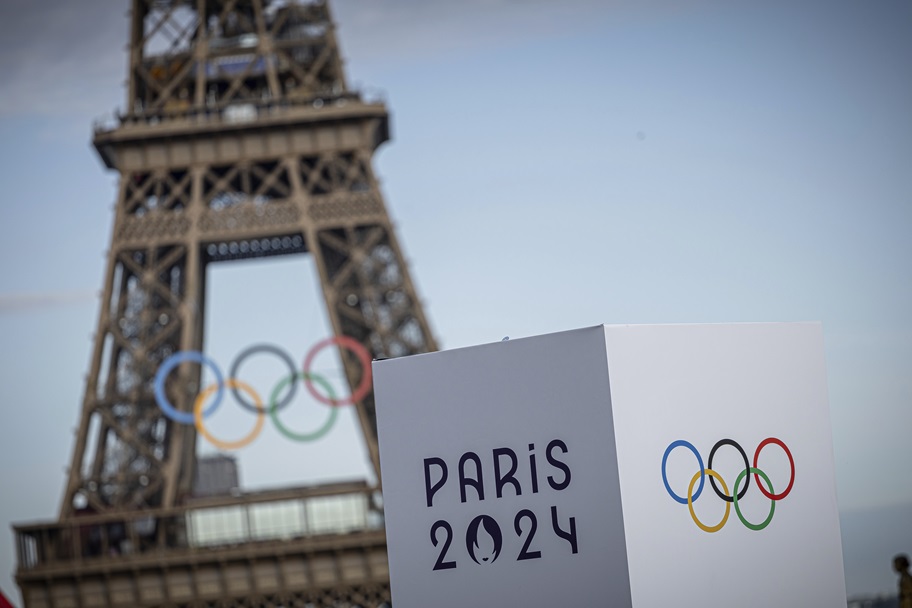 The Effiel Tower is shown in an ad for the 2024 Olympics
