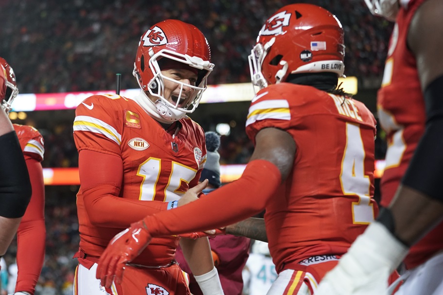 Patrick Mahomes and Rashee Rice celebrate a touchdown.
