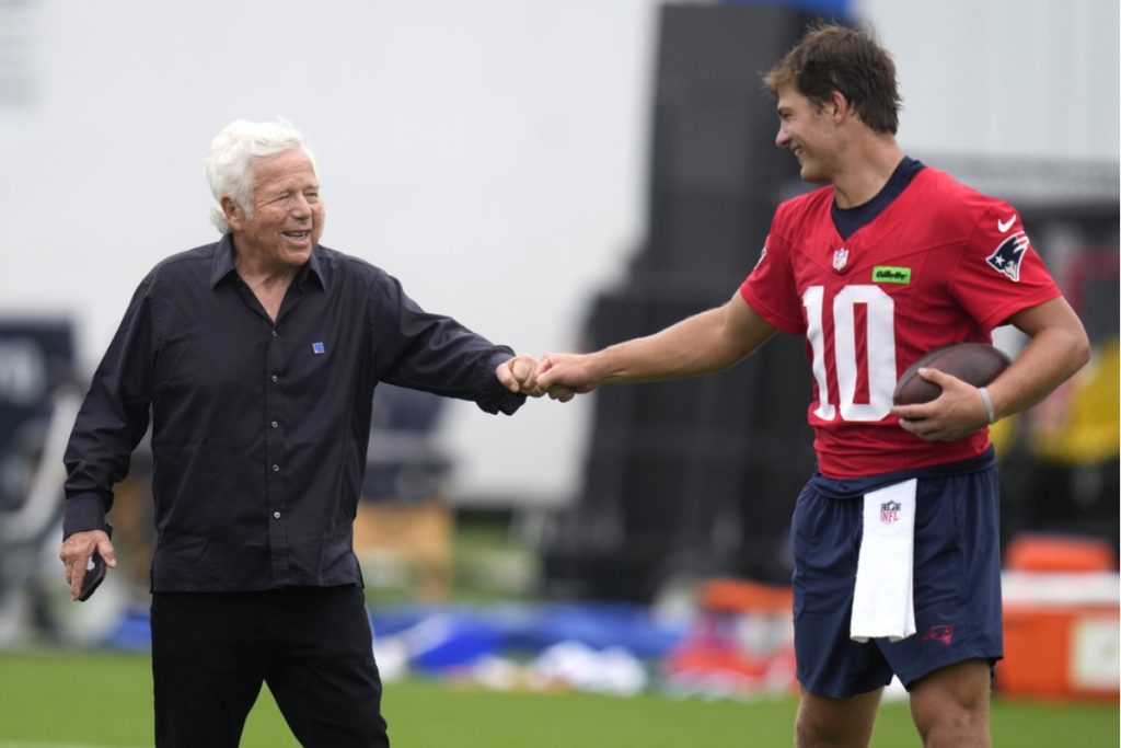 Robert Kraft 8th richest NFL owner
