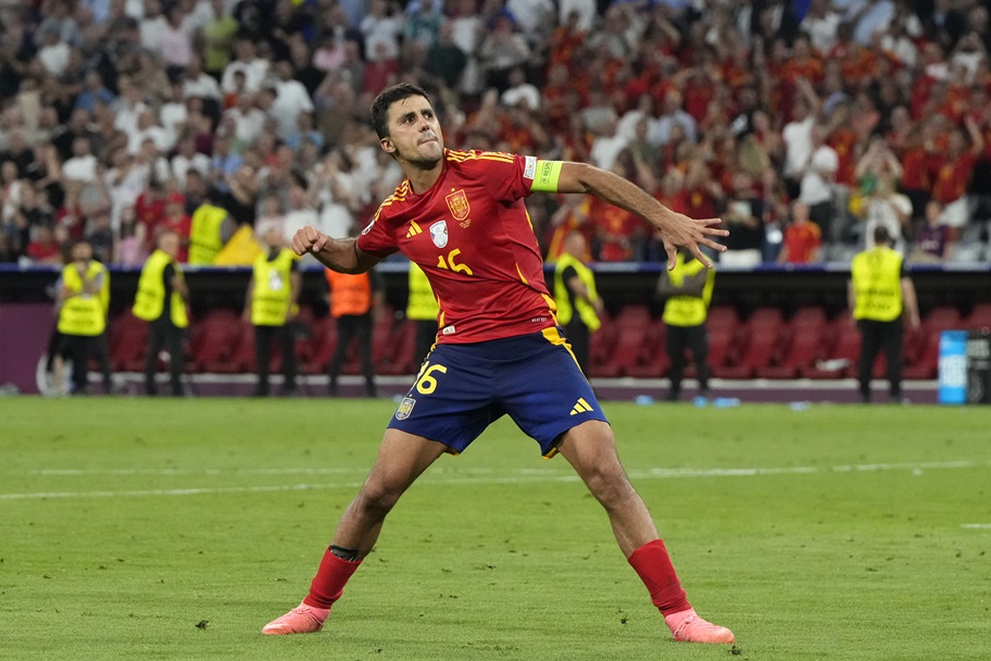 Rodri celebrates during a Euro 2024 game