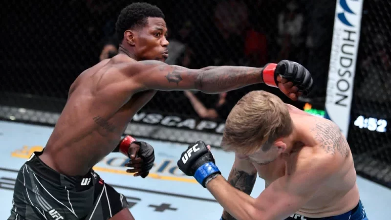 UFC-Fight-Night-193-Kevin-Holland-vs-Kyle-Daukaus-2